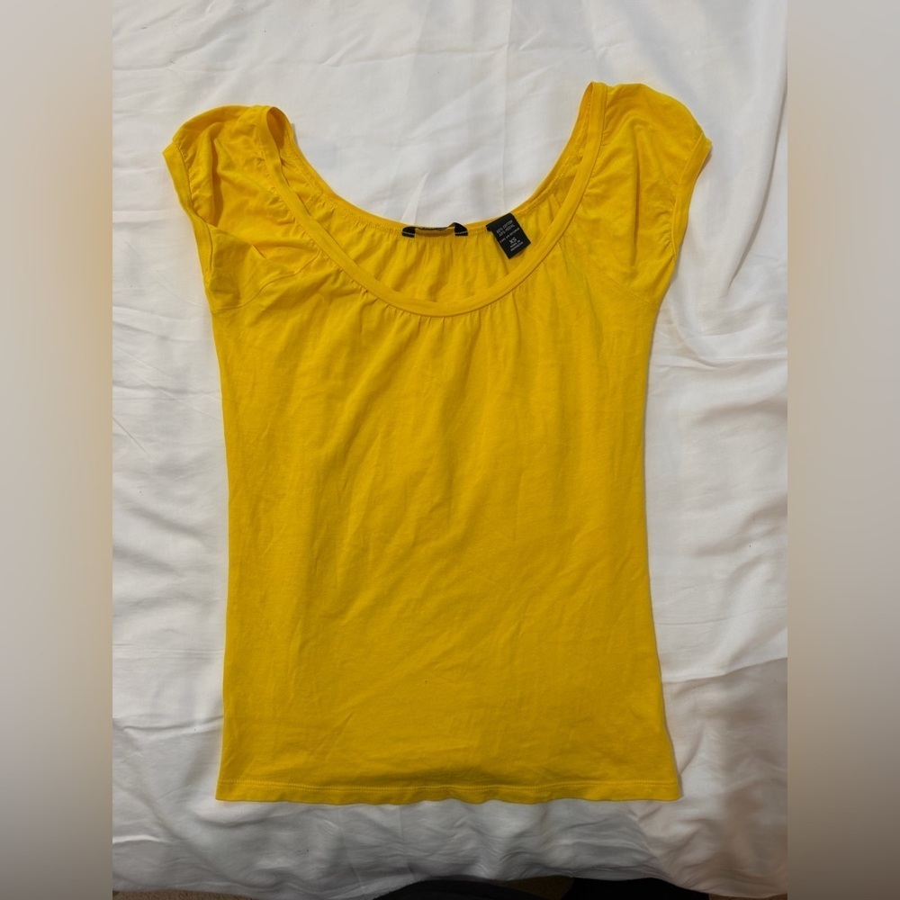 💙3/$20 New York & Company  Yellow Short Sleeve Women's Top